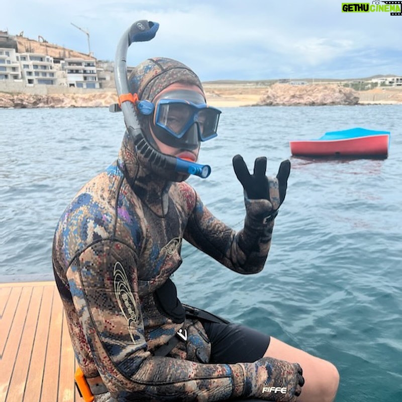 Klay Thompson Instagram - Hooper , golfer & diver ?? Aka the many faced god #justlive @justlive
