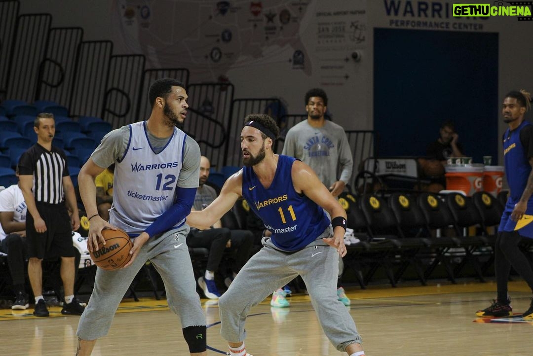 Klay Thompson Instagram - Some hustle and flow in the Cruz this week . Feelin good gettin back in da swing of thangs @gleaguewarriors Appreciate the work fellas ! Santa Cruz Warriors Stadium