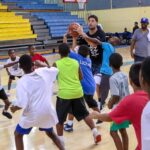 Klay Thompson Instagram - #TBT In da 242 it’s no blood no foul ! 🇧🇸 😂 🙅🏽‍♂️ #saynotoflopping @bbfbasketball @thompsonfamilyfoundation P.s. there’s nothing that compares to Bahamian waters! Sir Kendal G.L. Issacs Gymnasium