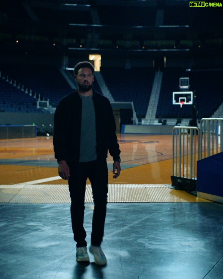 Klay Thompson Instagram - When there’s 12 minutes left until the food cart closes, I know who to pass the ball to: the 2021 S-Class. @mercedesbenzusa #MBAmbassador #SClass #drivesafely