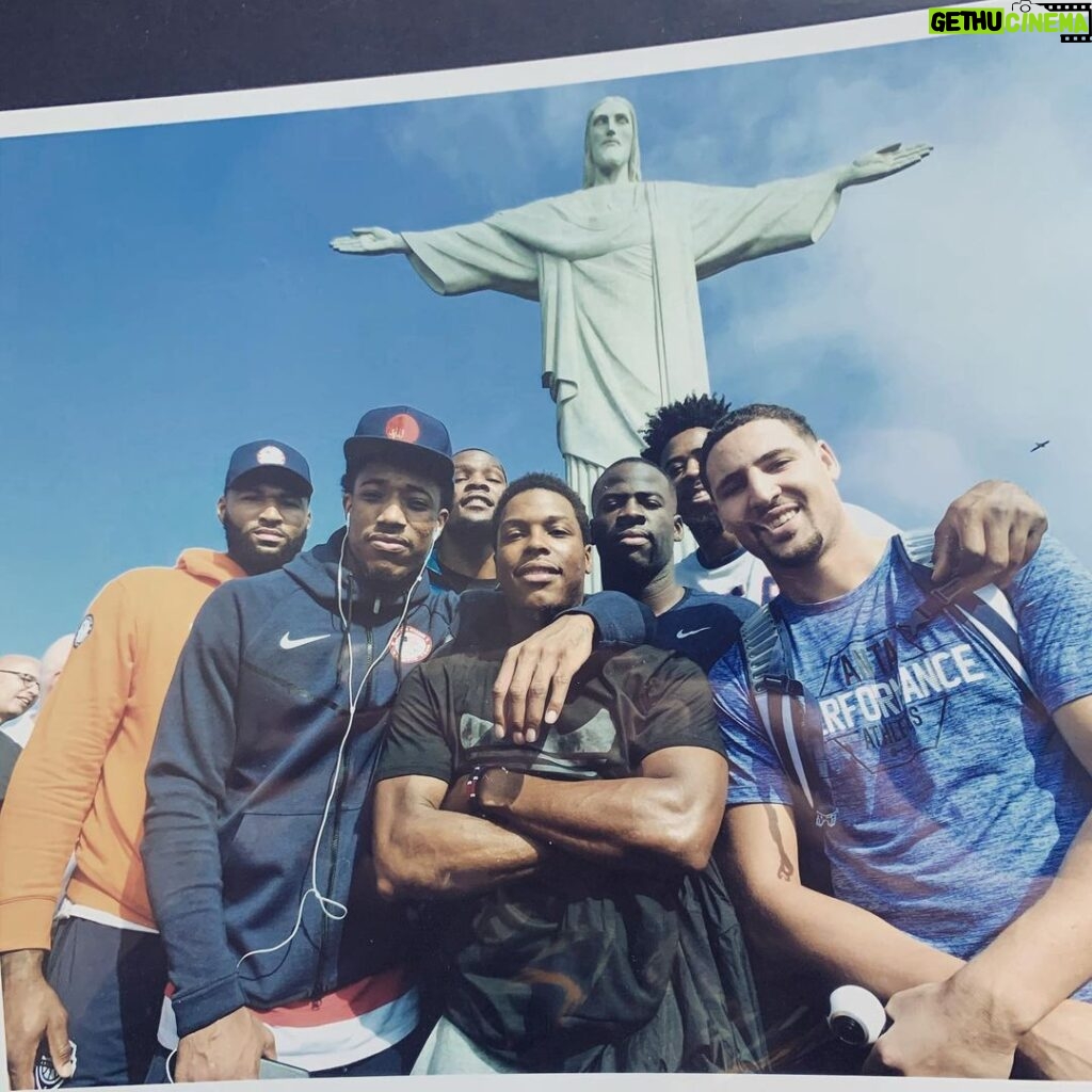 Klay Thompson Instagram - @usabasketball has given me so many great memories . And this day was one of em . Rio was lit 🔥 🇧🇷 #brotherhood #goldmedalists #imisshoop #tourists 😂 Rio de Janeiro, Rio de Janeiro