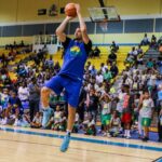 Klay Thompson Instagram - #TBT In da 242 it’s no blood no foul ! 🇧🇸 😂 🙅🏽‍♂️ #saynotoflopping @bbfbasketball @thompsonfamilyfoundation P.s. there’s nothing that compares to Bahamian waters! Sir Kendal G.L. Issacs Gymnasium