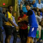 Klay Thompson Instagram - #TBT In da 242 it’s no blood no foul ! 🇧🇸 😂 🙅🏽‍♂️ #saynotoflopping @bbfbasketball @thompsonfamilyfoundation P.s. there’s nothing that compares to Bahamian waters! Sir Kendal G.L. Issacs Gymnasium