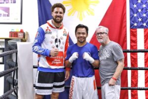 Klay Thompson Instagram - Manny told me he’d teach me how to fight if I teach him how to shoot I think that’s a fair deal 🥊 🏀 👌🏽 😂 

Thanks for letting me watch you work @mannypacquiao . I haven’t been that juiced leaving the gym in a long time ! 
#ANTAgang