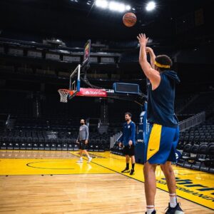 Klay Thompson Instagram - DubNation , I still have a really long , long , LOOOONG way to go . But my goodness, it felt so dang good to get up and down and see the ball go thru the net . Can’t wait to burn em down next year 👌🏽 💦 🔥 !! Big milestone for me this week #jackiemoon #wetfire 📸 @thepeopleloveit