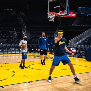 Klay Thompson Instagram - DubNation , I still have a really long , long , LOOOONG way to go . But my goodness, it felt so dang good to get up and down and see the ball go thru the net . Can’t wait to burn em down next year 👌🏽 💦 🔥 !! Big milestone for me this week #jackiemoon #wetfire 📸 @thepeopleloveit