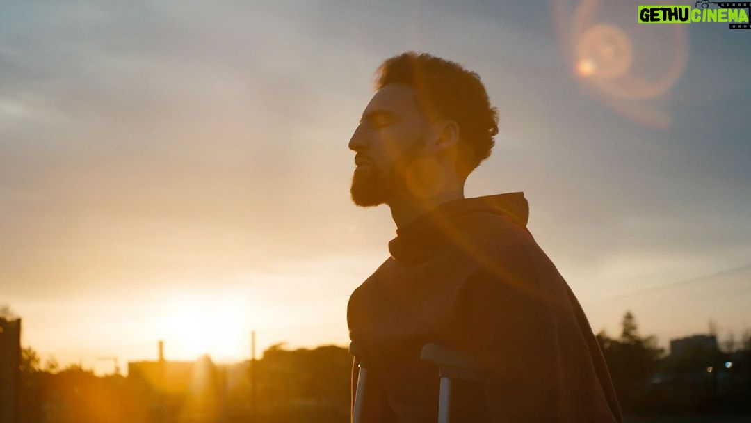 Klay Thompson Instagram - #DubNation after two devastating injuries, I can honestly say winning an ESPY is an honor. Thanks to all the support from @kpthrive, I was able to stay resilient and help the @warriors to our fourth ring. #KPpartner