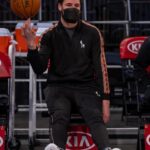 Klay Thompson Instagram - I love the Garden . The history of the greatest sports woman/men & entertainers who have performed here is incredible . Kobe’s 61 is the first thing that comes to my mind . Can’t wait to get back here and make it rain ☔️ 👌🏽 Madison Square Garden, New York