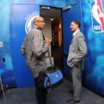 Klay Thompson Instagram - I’ll never forget growing up and hooping in the backyard . My pops wouldn’t touch a ball for months sometimes years AND STILL come outside and not miss a shot . Then let us hear about it every time ! 🗣👂 😂 Happy birthday MT, appreciate you showing me the way #bahamasbornkid 🇧🇸 #bringbackthepukas 🐚