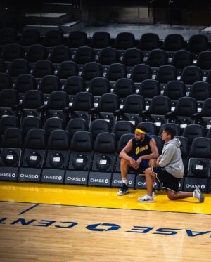 Klay Thompson Instagram - What a difference a year makes. Last year during this time Rick was just letting me get up & down the court 🏃‍♂️.

Fast forward to mid June 2022, we poppin champagne 🍾 and having a parade in the city 🌉  GOD IS SO GOOD! 

We also almost lost Otto , don’t worry he made it back to the bus 😂