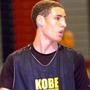 Klay Thompson Instagram - One of the greatest experiences of my life was being able to participate in the goats 🐐 skills academy back in HS. I was so star struck the whole time and couldn’t believe I was on the same hardwood as Bean.