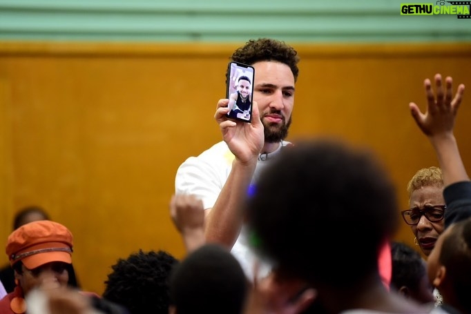 Klay Thompson Instagram - We ended the toy drive with a Q & A. βIs steph curry coming ?β . Thank god big bro picked up the FaceTime it woulda been anarchy up in assembly hall π€ππ€£π€£ #lifeintheshadows #itsrealniceactually #foundapalmtree #namedherdynasty