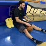 Klay Thompson Instagram - Boy, time flies I tell ya . Coach Debusk had a quicker hook then Dennis Hoffman when I’d pull up from that beautiful blue line 😟 👌🏽 😂 📸: @kainerobertsofficial #mellowyellow Santa Margarita Catholic High School