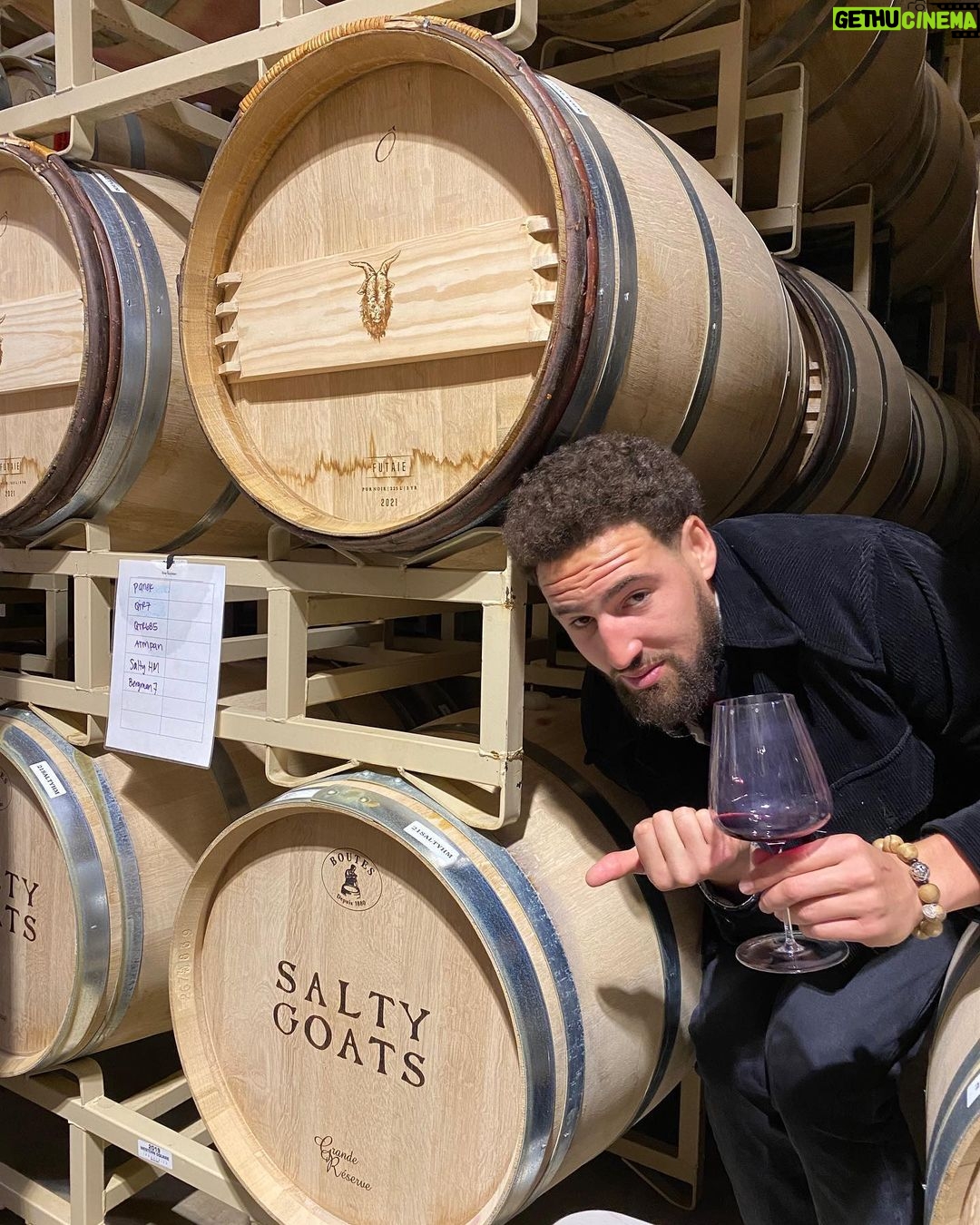 Klay Thompson Instagram - Basketball has sparked some great relationships in my life. The game allowed me to meet my guys @jsharden22 and @illfill. Two ex-hoopers turned wine making geniuses . Thanks for allowing Nolan and I to be apart of this awesome project that was years in the making. @diamondandkeywine by @salty_goats drops in two days, get on that wait list while you still can !
