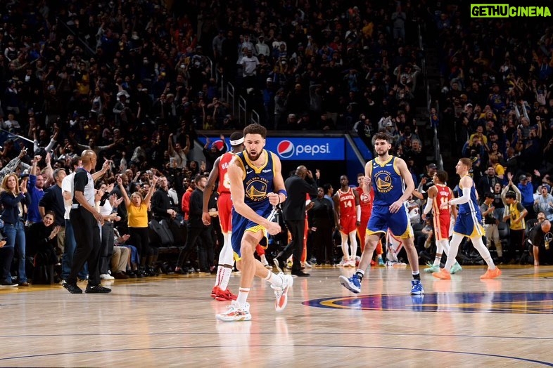 Klay Thompson Instagram - The Koi fish bring peace and prosperity to the world ☮️✨