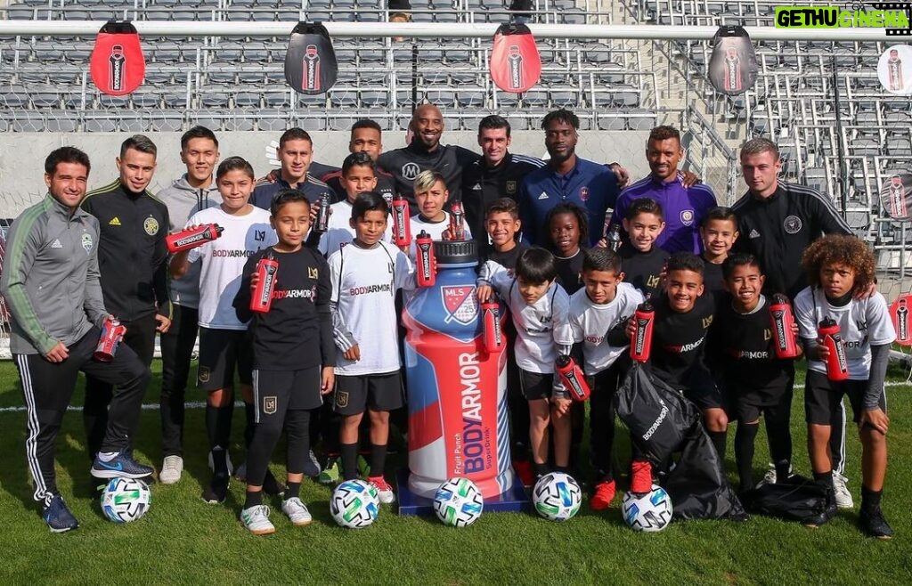 Kobe Bryant Instagram - Proud to announce today that @drinkbodyarmor is now the Official Sports Drink of Major League Soccer AND 19 @mls Clubs. Let’s go! 🙌🏾