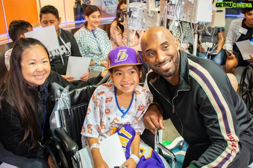 Kobe Bryant Instagram - Today I had the opportunity to spend time with some incredible kids at @chocchildrens and do a live table read with the cast of #ThePunies and our very special guest Sydney. Thank you to the amazing @chocchildrens staff and inspiring, strong kids I met today - you inspire me to create these stories.