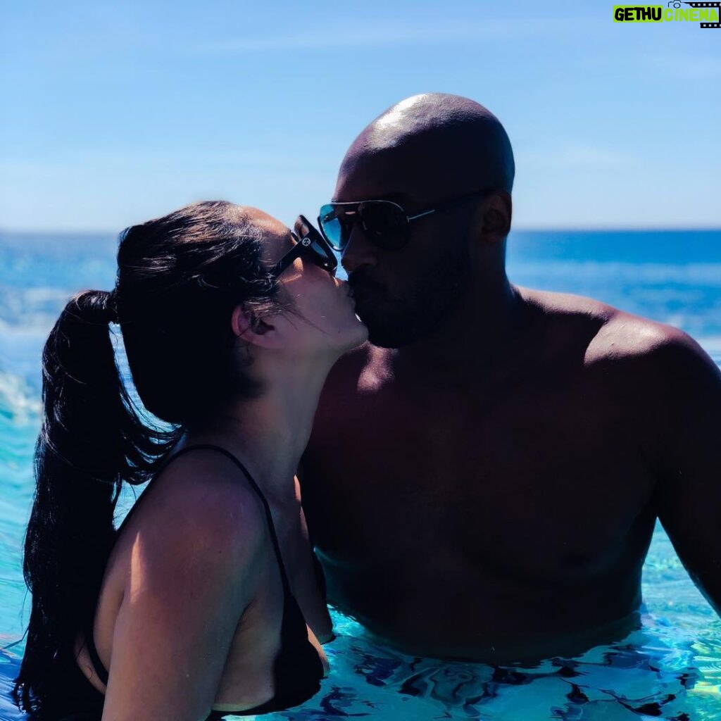 Kobe Bryant Instagram - Dammi un bacio #vacanza #reginamamba