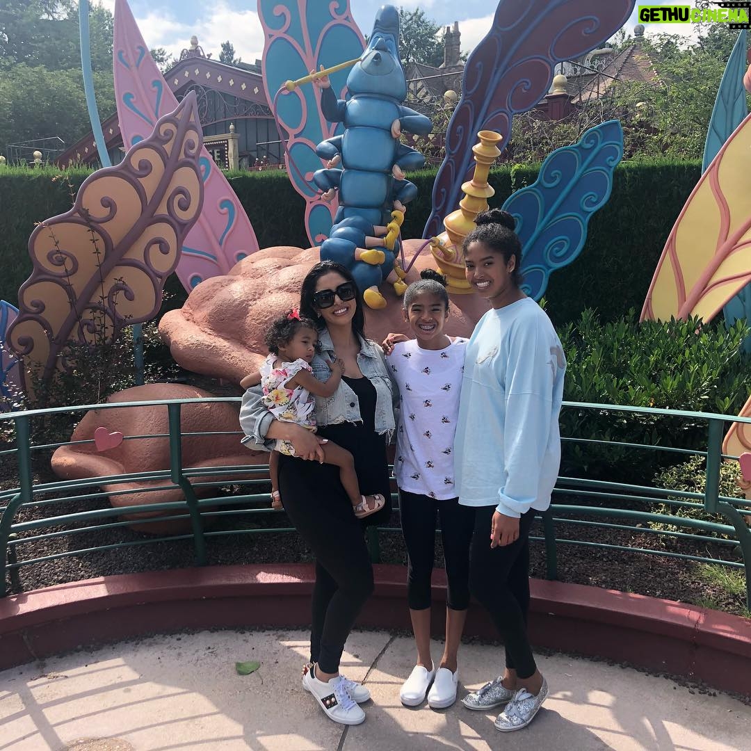 Kobe Bryant Instagram - My babies #disneylandparis