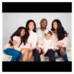 Kobe Bryant Instagram – Merry Christmas from the Bryant bunch 🙏🏾🎄🎁