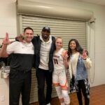 Kobe Bryant Instagram - We took a trip to #cashmere today to watch @haileyvanlith11 hoop and she and her teammates put on a show! Can’t wait to watch her play next season @uoflwbb