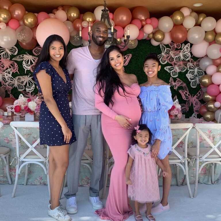 Kobe Bryant Instagram - Happy Mother’s Day @vanessabryant we love you and thank you for all that you do for our family. You are the foundation of all that we hold dear. I love you #mybaby #lioness #mamabear #queenmamba