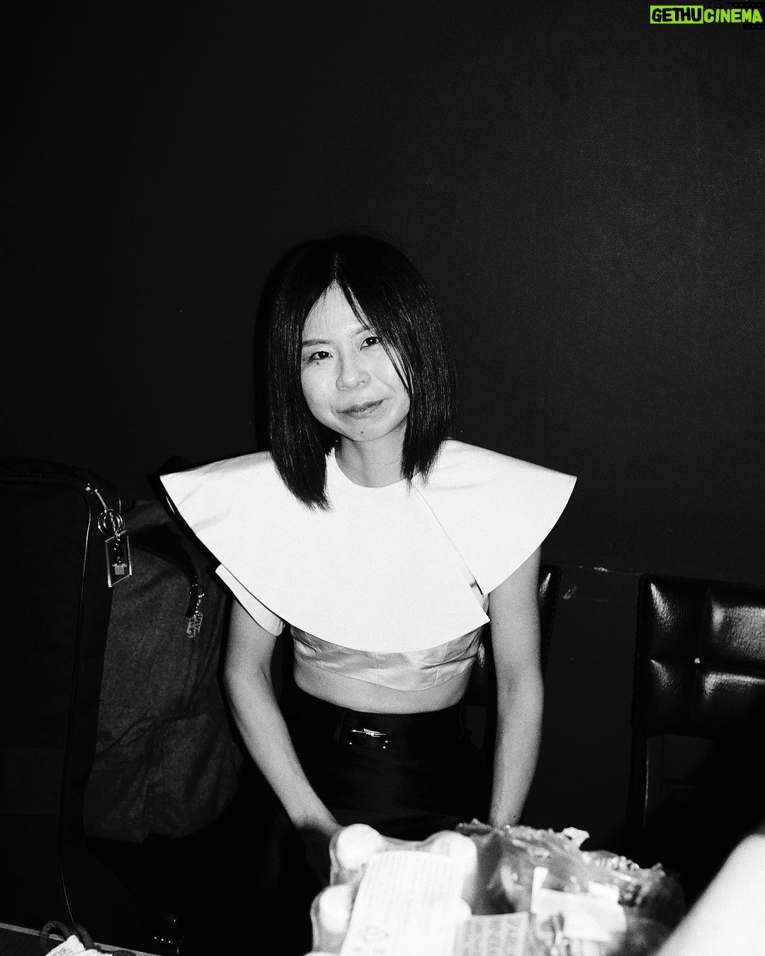 Koharu Sugawara Instagram - SUGAR WATER 〜爆走うさぎエンターテイメント〜 登場人物編 Piano vocal @kyokoshiina_ Violin しばさん Guitar @nesu59 Drams ハッピー Bass えりさん Guitar vocal @tatejimayoko Reading @ankothesystem Dance @na.go.mi.25 @miko_nakajima @takanakario @yuichiro_kunitomo @tomohiko_tsujimoto_official