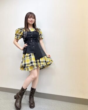 Konomi Suzuki Instagram - 新衣装でした🔥

#ヘブバンアニバーサリー
#ヘブバン #シーレジェ 
#ライブ終わりネイル欠けがち
#楽しかった証拠ということで…☺️