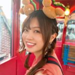 Konomi Suzuki Instagram - 今日、ハンバーガーの日なんだって🍔 #先日ディズニーシーに #行ってきた時の #photo by おかん #夕方からディズニーに行くのは #大人になった証なのかもしれない…😂✌️