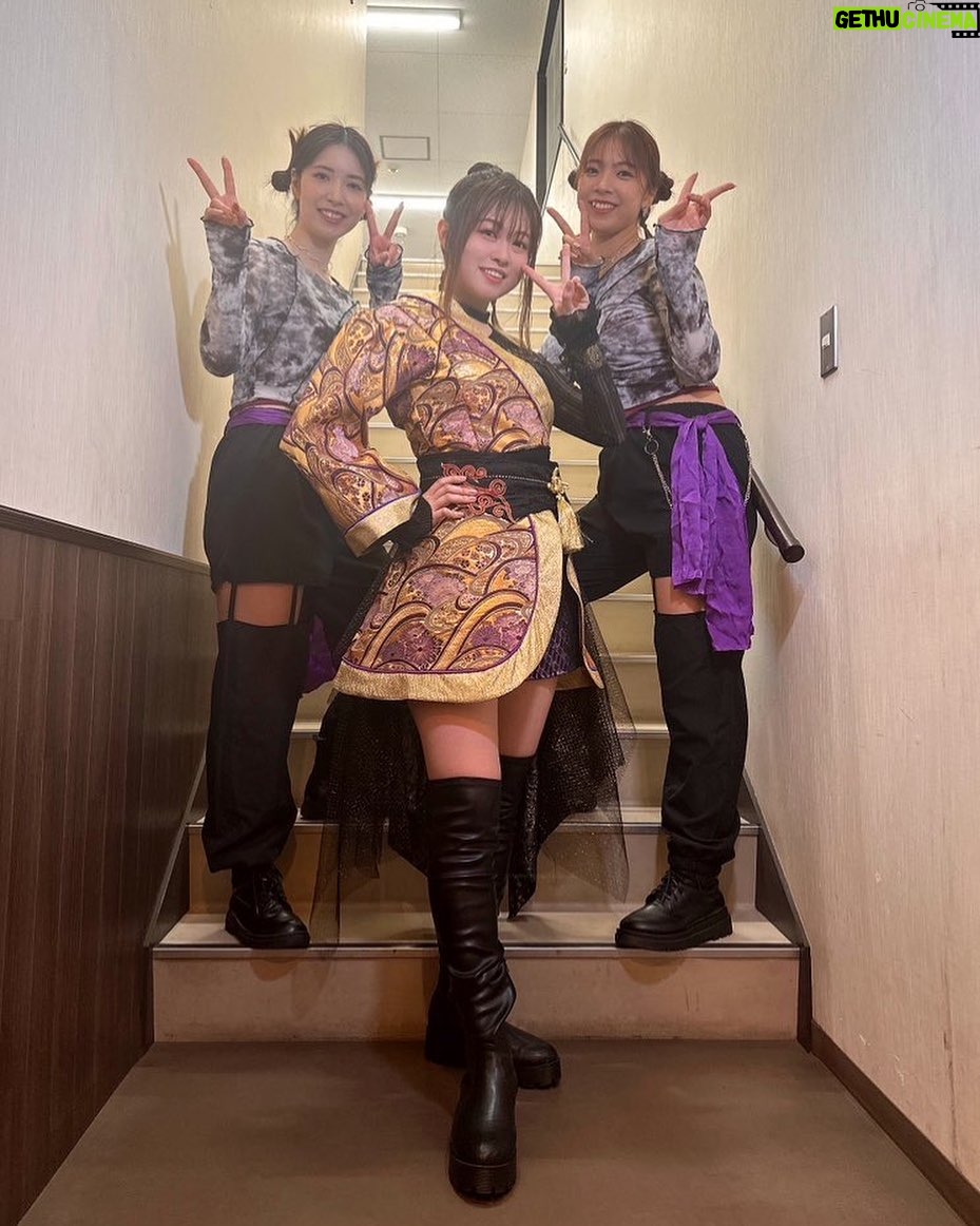 Konomi Suzuki Instagram - Aniera City Bash!! vol.2 アジアツアーや海外公演で育った熱を持ち帰るべく、ダンサーまほちゃん、のぞみちゃんとお届けしました🫶 有難うございました! 本日のセトリ✍️ 1. Love? Reason why!! 2.Absolute Soul 3.Bursty Greedy Spider 4.Secret Code 5.ULTRA FLASH 6.Beat your Heart 初めましての顔にワクワクを、 お馴染みの顔に心強さをもらいながら。 皆んな笑顔が弾けてて最強でした🌞✨ そしてYouTubeライブ映像ダメだったー!ので、違う映像をショートにあげたよ🫶 https://www.youtube.com/channel/UCuDILZhkm3kZHownsx_wH3A #アニエラ #シティバッシュ #鈴木このみ #良い二日間だったなぁ