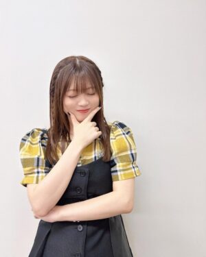 Konomi Suzuki Instagram - 新衣装でした🔥

#ヘブバンアニバーサリー
#ヘブバン #シーレジェ 
#ライブ終わりネイル欠けがち
#楽しかった証拠ということで…☺️