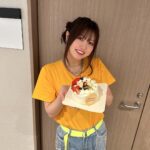 Konomi Suzuki Instagram - 「鈴木このみ Birthday Live 2023 〜CHEERS BURGER〜」 本当に本当に本当に！有難うございましたーーーーっ！！！ ああもう！涙も笑顔もまるっと見せちゃった。そんな今日が愛おしいのは、あなたがいるからです。いつも有難う。 次のスタンディングライブも心よりお待ちしております☺️チャキチャキ☺️ #このみんバーガー #ケーキを食べてますなう🍰 #胃ンスタグラム復活
