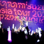 Konomi Suzuki Instagram - 思い出🇭🇰 集合写真撮影:ビリー ライブ写真撮影:若林豪 blog▶︎「アジアツアー香港公演!!!」 https://lineblog.me/suzukikonomi/archives/13322568.html ストリーミングはこちら🎧 https://open.spotify.com/artist/3O0kLS5sLZ41XZRxjBKmLF?si=WcOfZoaMQFiPt5ESu-ED8g https://music.apple.com/jp/artist//524306307