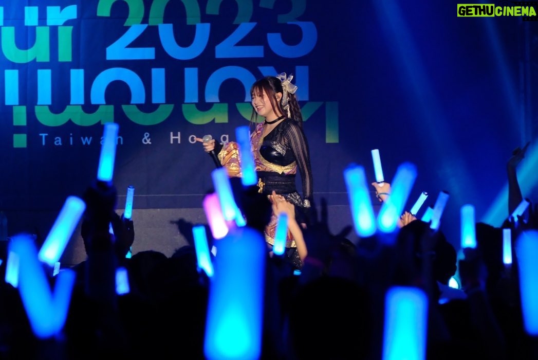 Konomi Suzuki Instagram - 思い出🇭🇰 集合写真撮影:ビリー ライブ写真撮影:若林豪 blog▶︎「アジアツアー香港公演!!!」 https://lineblog.me/suzukikonomi/archives/13322568.html ストリーミングはこちら🎧 https://open.spotify.com/artist/3O0kLS5sLZ41XZRxjBKmLF?si=WcOfZoaMQFiPt5ESu-ED8g https://music.apple.com/jp/artist//524306307