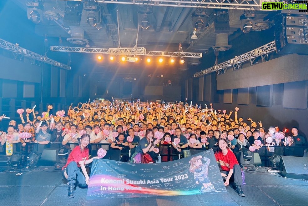 Konomi Suzuki Instagram - 思い出🇭🇰 集合写真撮影:ビリー ライブ写真撮影:若林豪 blog▶︎「アジアツアー香港公演!!!」 https://lineblog.me/suzukikonomi/archives/13322568.html ストリーミングはこちら🎧 https://open.spotify.com/artist/3O0kLS5sLZ41XZRxjBKmLF?si=WcOfZoaMQFiPt5ESu-ED8g https://music.apple.com/jp/artist//524306307