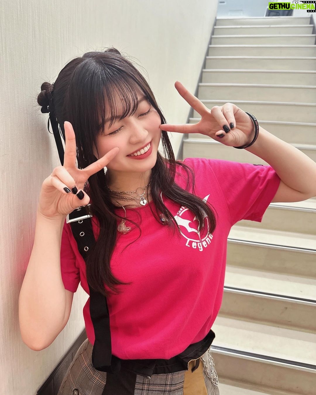 Konomi Suzuki Instagram - 『She is Legend Live Tour 2023 #ExtremeFlag 』 ツアーファイナル・豊洲PIT 有難うございました! このアンコールTシャツも着納めと思うと少し寂しい…! 私たちにとって初めてのツアー、 どの瞬間もキラキラで溢れてたなぁ。 もっと返せるものが増えたらいいな! そんな気持ちで 次の旅、We are 春眠旅団へ向かいます。 Zeppツアーでまた会おうね🫶✨ #ヘブバン #シーレジェ #レジェンダー