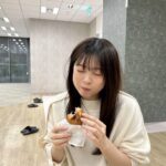 Konomi Suzuki Instagram - メリークリスマス🎄といえば、チキン🍗 明日FC配信20:00から、楽しみだよ〜！ 何着ていこうかしら…。