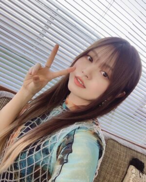 Konomi Suzuki Instagram - 27歳になりました！

26歳も色々な場所で見つけてくれて、有難う。例年にも増して、ずっと歌ってた気がする！
そして聴いてくれるあなたがいる幸せを改めて噛み締めた1年でした。

変わらない為に、変化を恐れず進みます。27歳も一緒に走りましょい。よろしくねーっ！！！

I just turned 27 years old today. 
Thank you for your supporting me, always!!!
I'll do my best with English study next year📖💪
And I want to go to your country to sing.