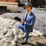 Konstantin Beloshapka Instagram - Мимозу продают у магазина, Голуби в небе — не знаю чьи, И радужно сияют от бензина Лиловые московские ручьи. Апрель 1956 Old Arbat Vakhtangov Theater