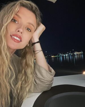 Konstantina Kommata Instagram - 💫
