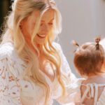 Konstantina Kommata Instagram - Πέμπτη 19 Μαΐου!!! Η βάπτιση της Ιωάννας και τα πρώτα μας γενέθλια! Μωρό μου πόσο ευλογημένοι είμαστε που σ’έχουμε ! Να ζήσεις Ιωαννακι μου να σκορπίζεις πάντα φως χαρά και αγάπη… Το χαμόγελο σου είναι η ευτυχία μας!! Ευχαριστούμε πολύ τους φίλους και συγγενείς μας που ήταν κοντά μας αυτή την τόσο ξεχωριστή μέρα για εμάς! Το μεγαλύτερο ευχαριστώ όμως πάει στους νονούς μας @eleninod @m_milonakis !! Αυτή η μέρα επισφράγισε για πάντα τη φιλία μας και μεγάλωσε την οικογένεια μας… σας λατρεύουμε!!! P.S Ευχαριστώ πολύ για τις όμορφες εορταστικές ευχες!! 🎉😜