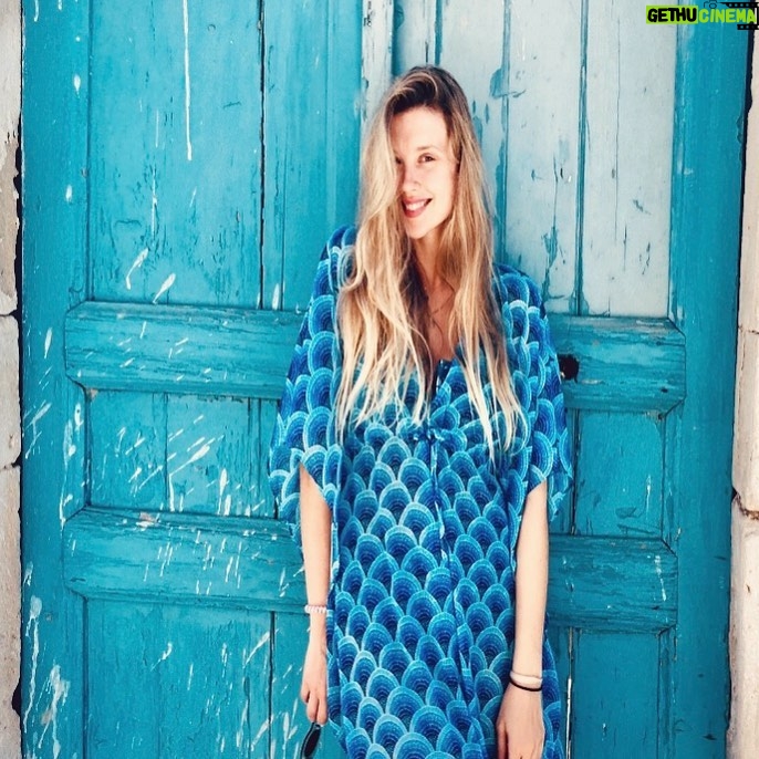 Konstantina Kommata Instagram - 𝐼𝓉’𝓈 𝒶 𝒷𝓁𝓊𝑒 𝒻𝑒𝑒𝓁𝒾𝓃𝑔. __________________________________________________________🦋 Vórroi, Lasithi, Greece
