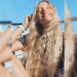 Konstantina Kommata Instagram - 🌻 𝒮𝓂𝒾𝓁𝑒.