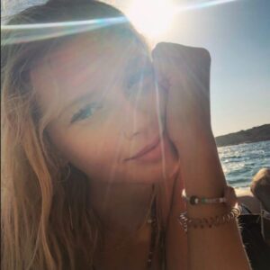 Konstantina Kommata Instagram - Soul full of sunshine 🌞