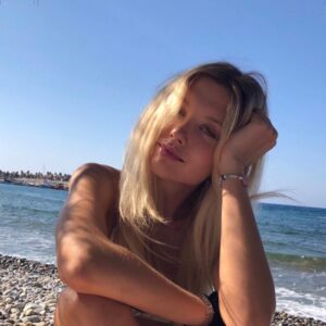 Konstantina Kommata Instagram - 𝒮𝓊𝓂𝓂𝑒𝓇 𝐼𝓈 𝒜𝓁𝓂𝑜𝓈𝓉 𝐻𝑒𝓇𝑒 🎶🎵