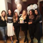 Konstantina Kommata Instagram - Ένας ακόμα χρόνος περνάει γεμάτος όμορφες στιγμές και υπέροχες αναμνήσεις... Υπάρχουν τόσα πολλά για να είμαι ευγνώμων!!! Σας ευχαριστώ όλους για τις θερμές ευχές σας, κάνατε τη μέρα μου ακόμα πιο ξεχωριστή!!! Welcome to my life... 26 🎉😊🙏🏻 ____________________________________________ #birthdaygirl #happygirls #friends #love #goodtimes #happiness #26tripsaroundthesun