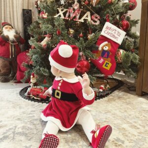 Konstantina Kommata Instagram - Wake Up, it’s Christmas morning 🥰🎶🎵