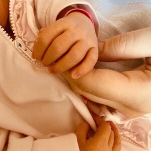 Konstantina Kommata Instagram - 19.5.21 🤍 Το ωραιότερο συναίσθημα του κόσμου... το πιο ευλογημένο... Καλώς μας ήρθες ψυχή μας!!! Ευχαριστώ τον άντρα μου που ήταν και είναι συνεχώς στο πλευρό μου, τον γιατρό μου, Γεώργιο Κλάδο για την καθοδήγηση του και τον υπέροχο τοκετό που μου χάρισε.. Την πιο μοναδική και όμορφη στιγμή της ζωής μου... όπως ευχαριστώ πολύ και όλους εσάς για τις γεμάτες αγάπη ευχες σας!!!

#welcomebabygirl #lightofmylife #myeverything #hapiness