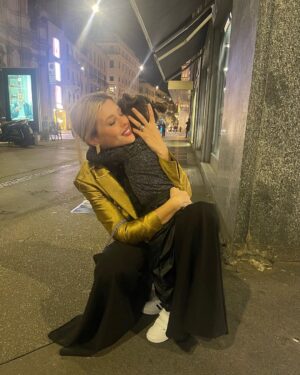 Konstantina Kommata Instagram - 27.10 More life more blessings 🎂🎊🎉
Καλωσόρισα τα 31 πλήρως ευλογημένη με τίποτα λιγότερο από ευτυχία, ενθουσιασμό και αγάπη!
Ευγνώμων για άλλο ένα ταξίδι γύρω από τον ήλιο… Και τις ηλιαχτίδες μου!
Ο Χρόνος έχει πραγματικά έναν υπέροχο τρόπο να μας δείχνει τι πραγματικά έχει σημασία στη ζωή!
Να μοιράζεσαι τη ζωή με ανθρώπους που αγαπάς και σε κάνουν να νιώθεις πολύτιμος! 
Ευχαριστώ ατελείωτα για τις ευχές, εύχομαι η ευλογία να επιστρέψει σε όλους σας! ✨

Την αγάπη μου και πολλά φιλιά

*Είμαι 31 αλλά νιώθω τα μισά😅