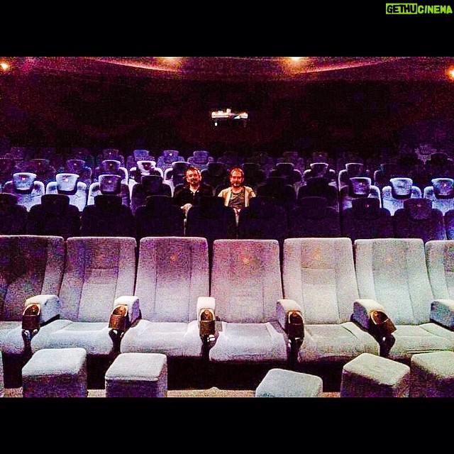 Koray Candemir Instagram - Sinema salonlarının yalnız kovboyları... 'İnanılmaz örümceği beklerken'